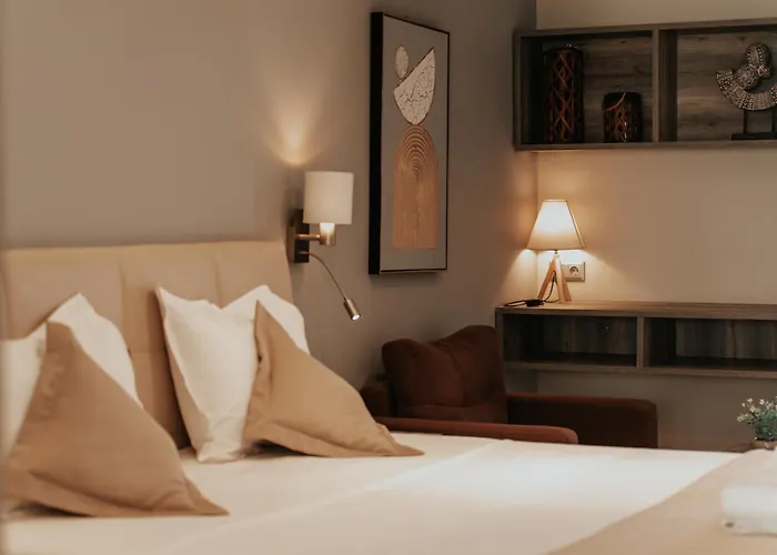 Akron Luxury Holidays
